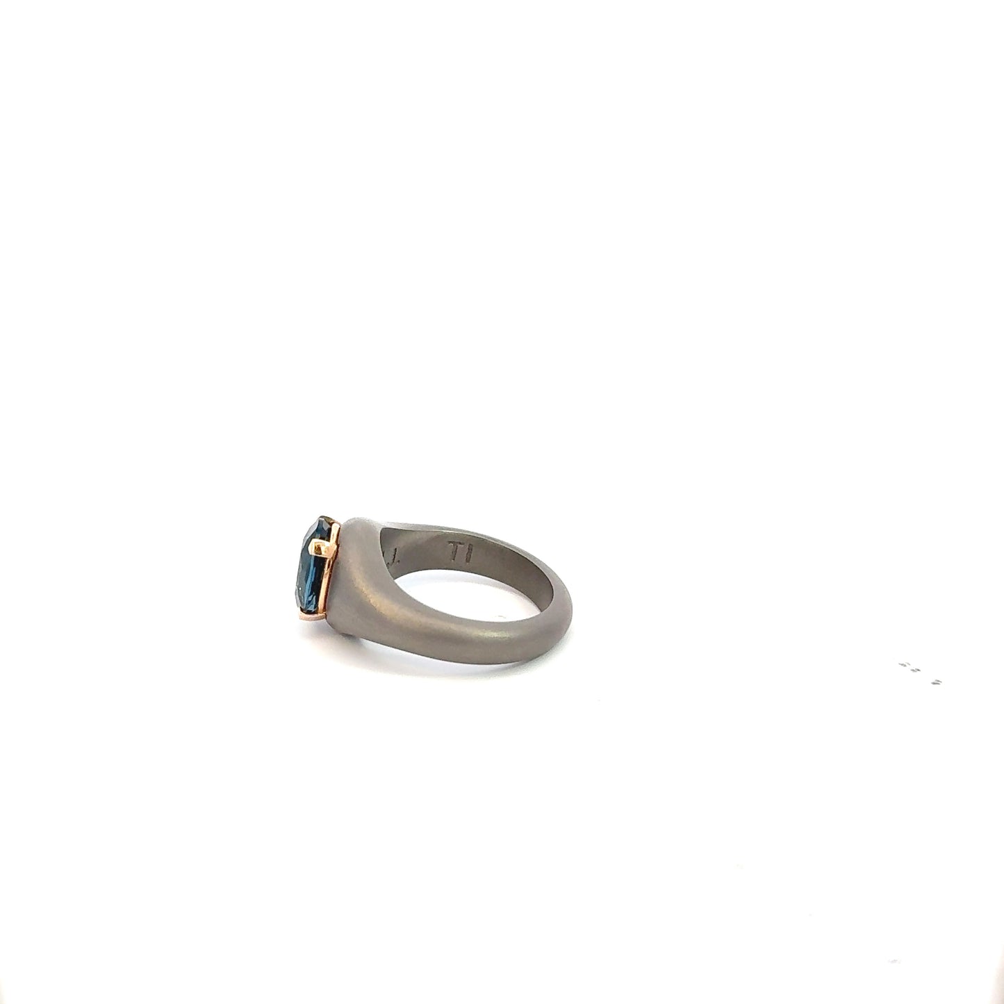 Anello "OXIDIUM"