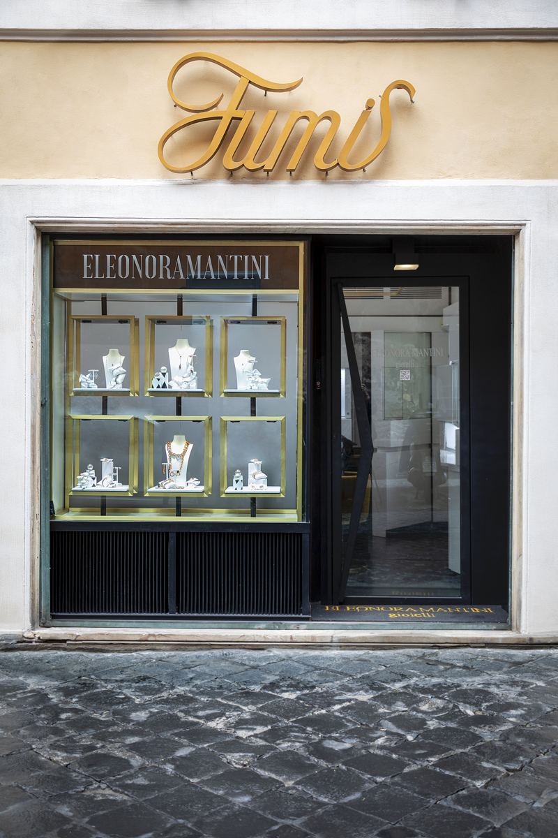 La boutique Fumis in via del Gambero 4, a Roma