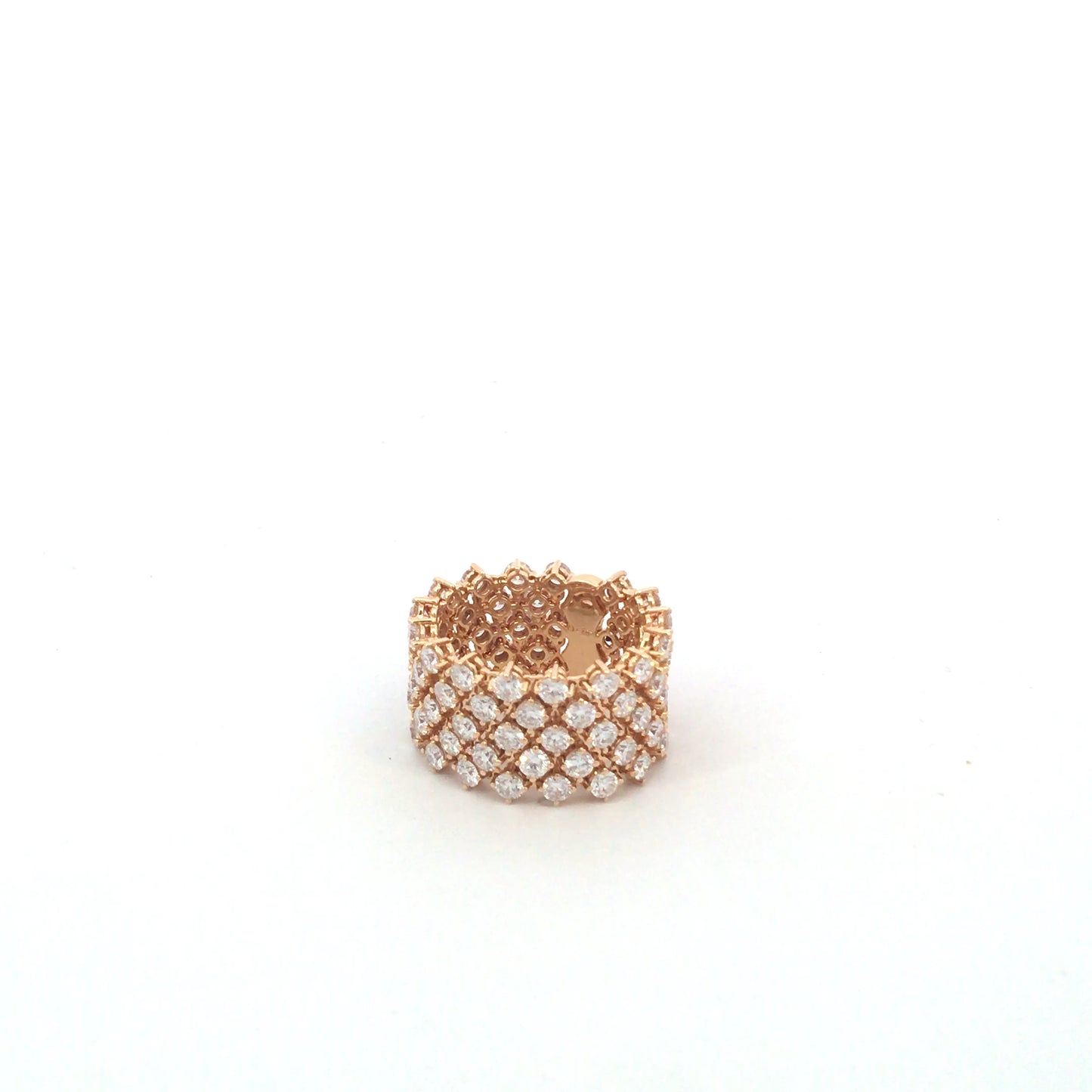 Yellow gold ring with diamond details