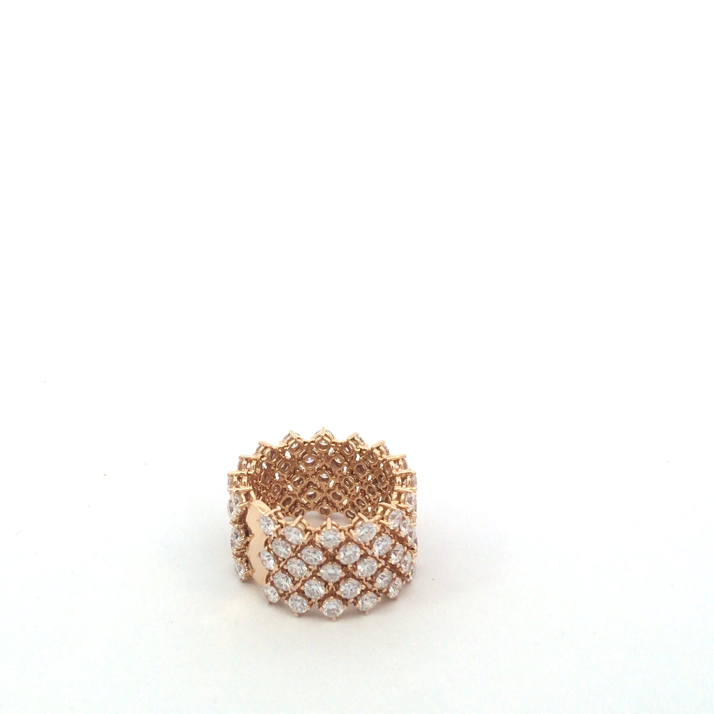 Yellow gold ring with diamond details