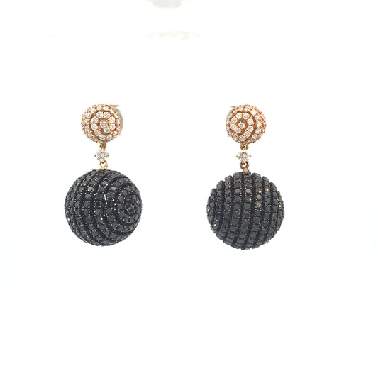 Earrings with diamond details