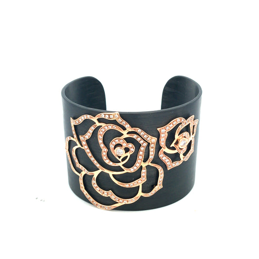 Bracciale "FLORAL EMBRACE" dettagli diamanti